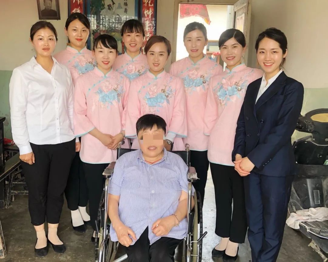 助殘日里船娘們包的餃子，溫暖了她的心